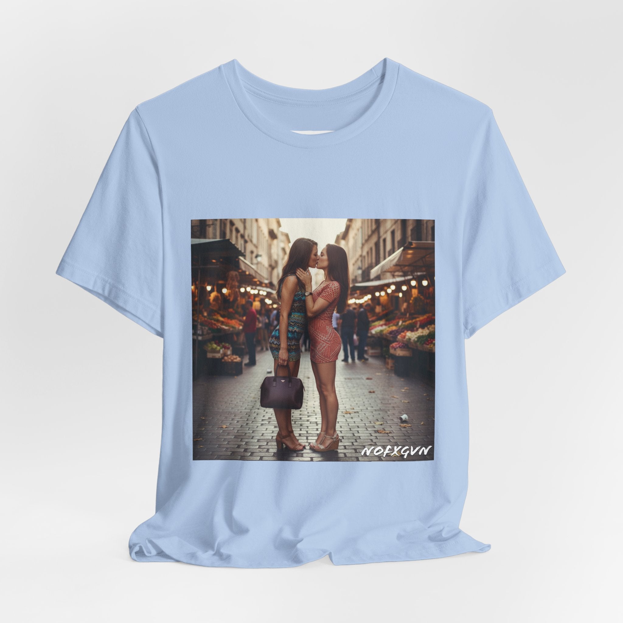 Kissing Chicks Tee